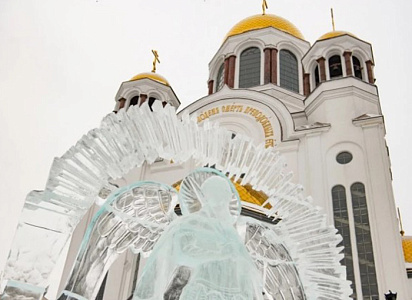 Тур Рождество в Екатеринбурге и Храм-на-Крови. Выставка ледяных фигур.